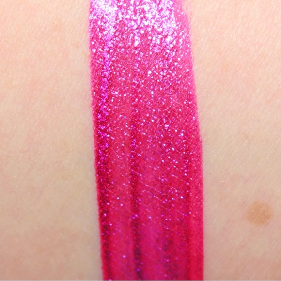 Kat Von D Everlasting Glimmer Veil Liquid Lipstick: Razzle - Picture 5 of 8